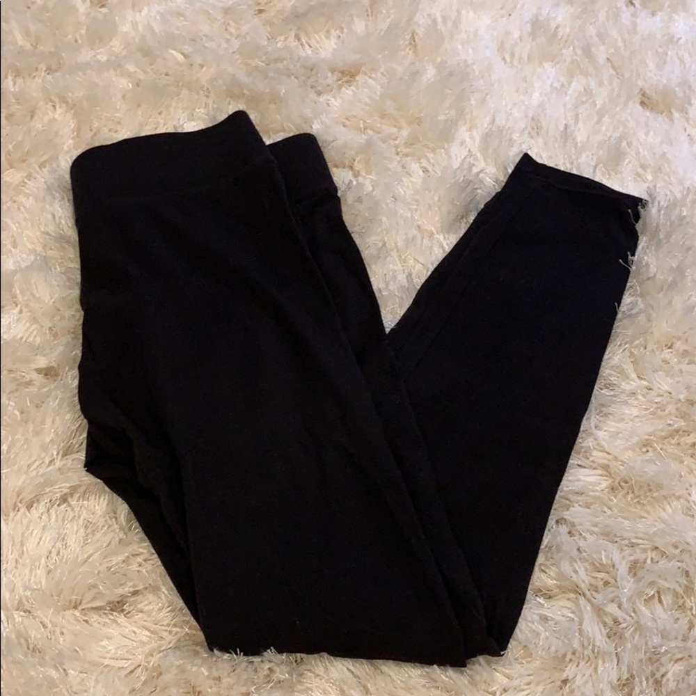 Black leggings by Hue size medium